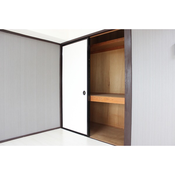 Receipt. Living storage