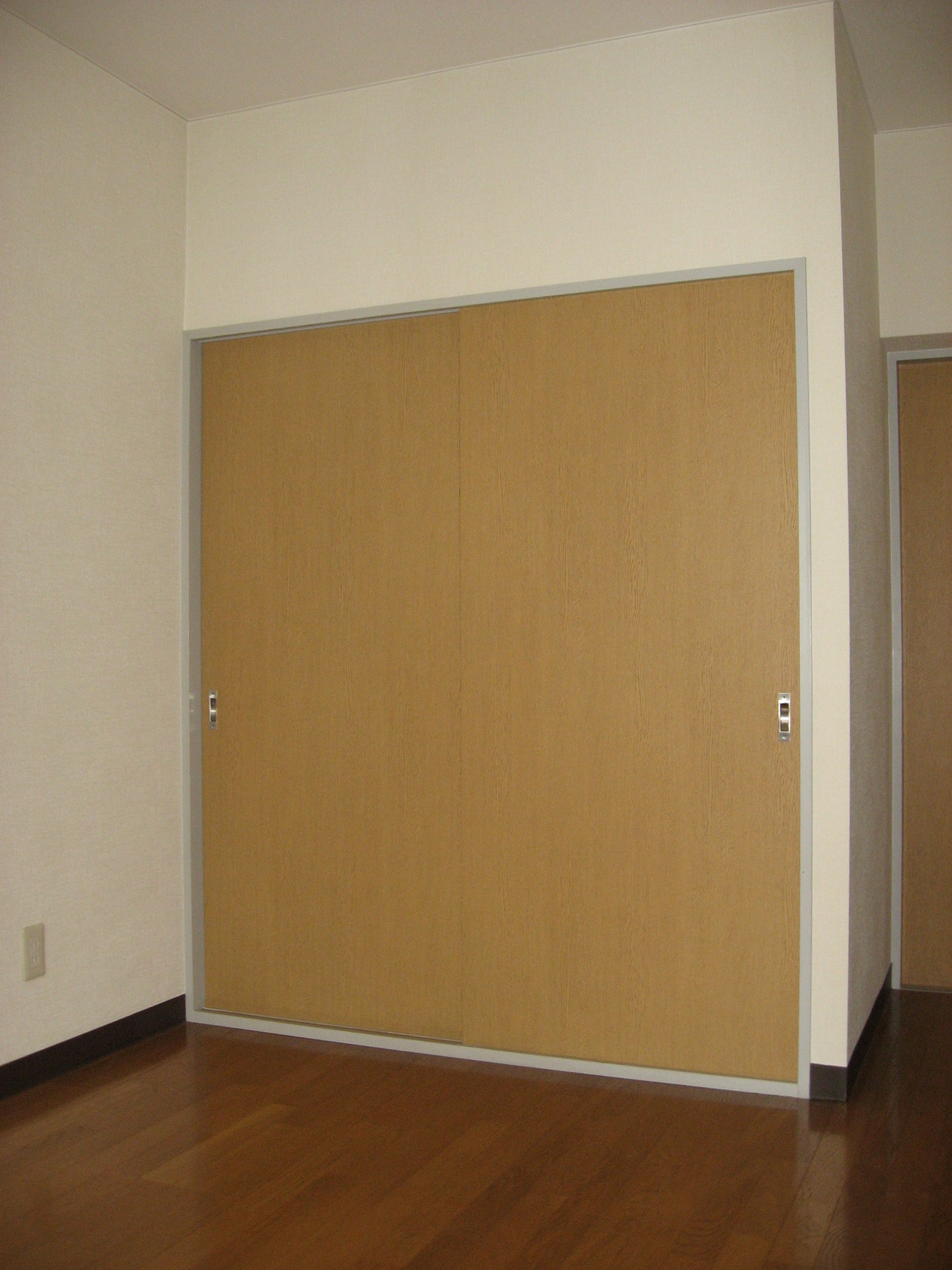 Receipt. Western style room