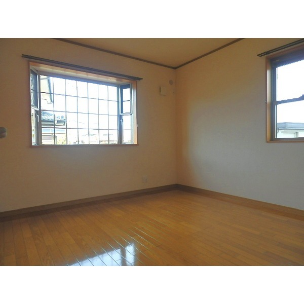 Other room space. North Western-style