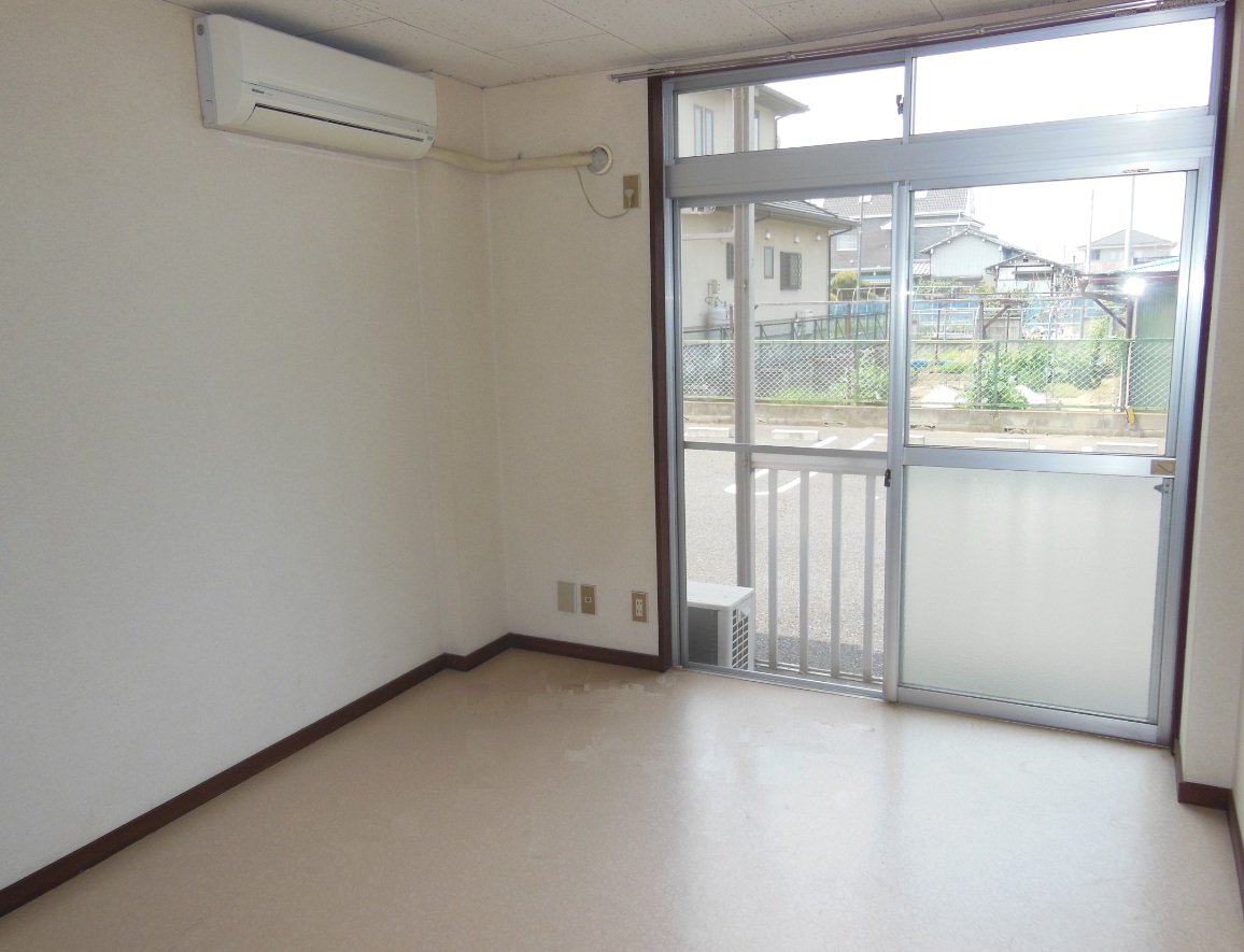 Living and room. Western-style 6 Pledge