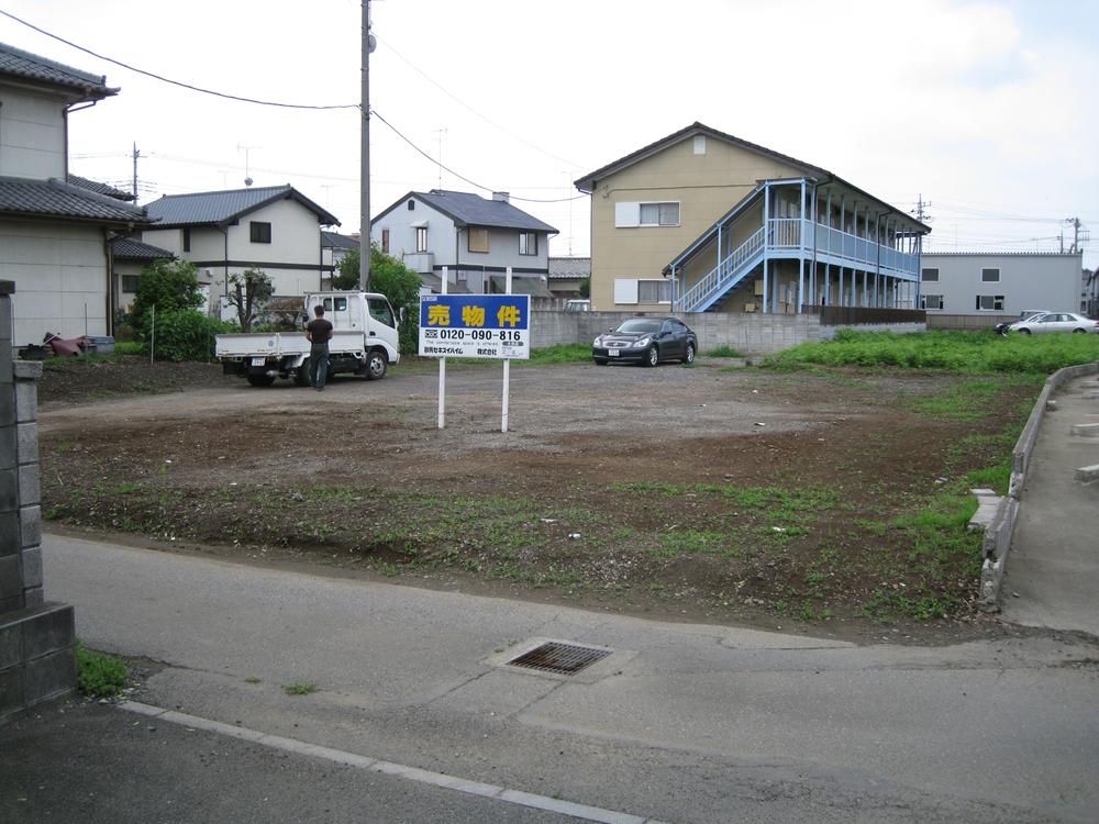 Local photos, including front road. Local (June 2013) Shooting