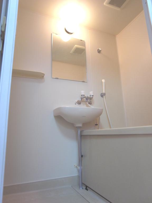 Bath. Tamamura Kaminote Rent Taihei ・ Mansion indoor bathroom