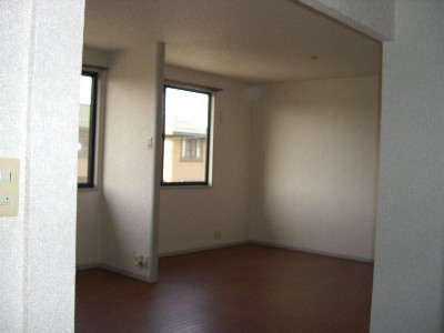 Living and room. Day maximum