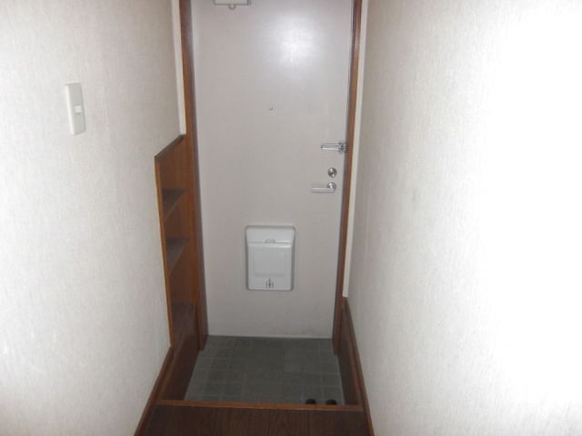 Entrance. Also just some of the facilities at your disposal shoe box with a small entrance stepped. 