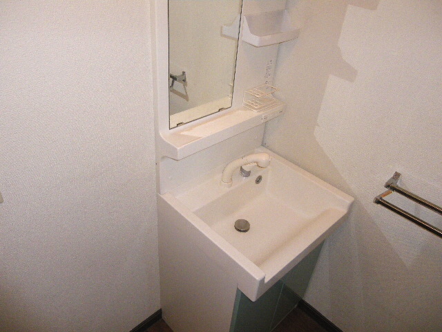 Washroom. It is a great shampoo dresser mirror. 