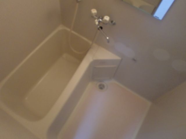 Bath. Bathroom with a clean feeling to heal fatigue of the day. 