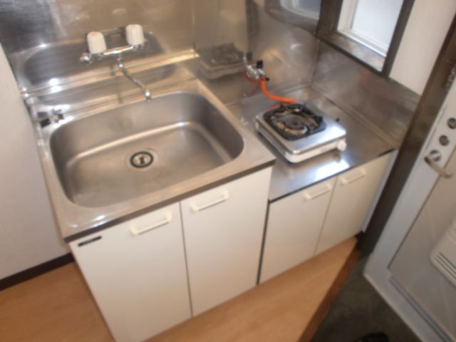 Kitchen. Compact to organized kitchen space. 