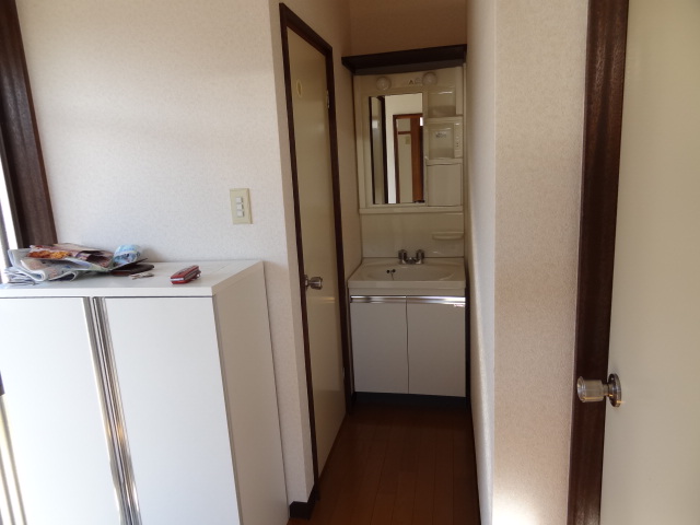 Other Equipment. Entrance ・ Bathroom vanity