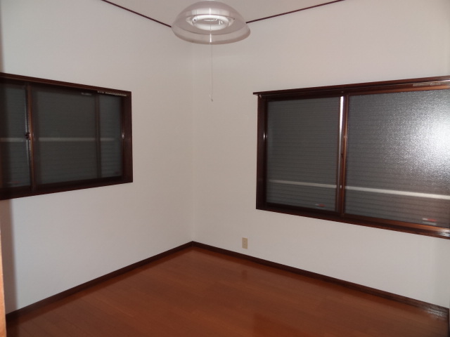 Other room space. Western-style 4.5 Pledge