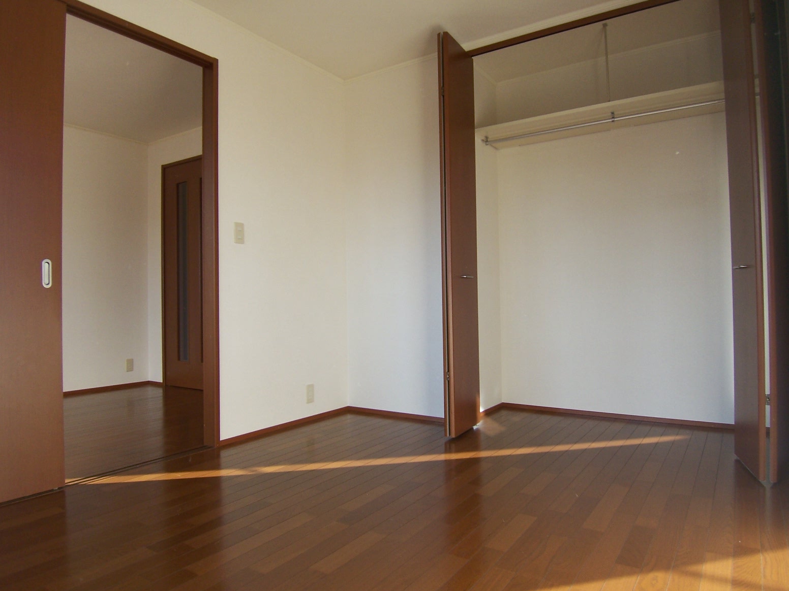 Living and room. South Western-style, Sunny