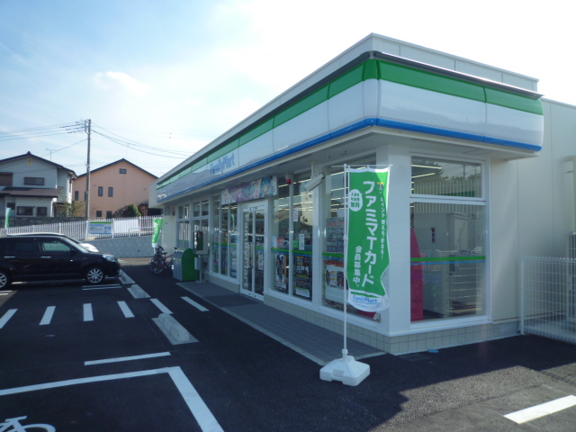 Convenience store. 697m to FamilyMart Shibukawa Ishihara store (convenience store)