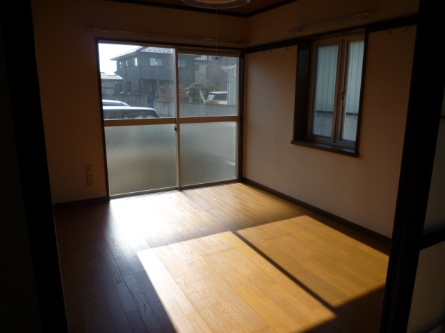 Living and room. Day good