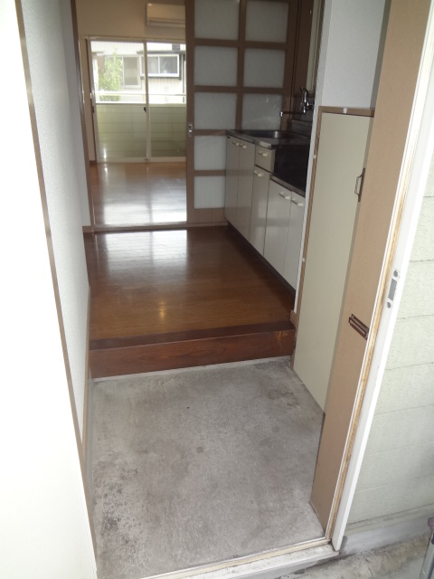 Entrance. I'm home ~