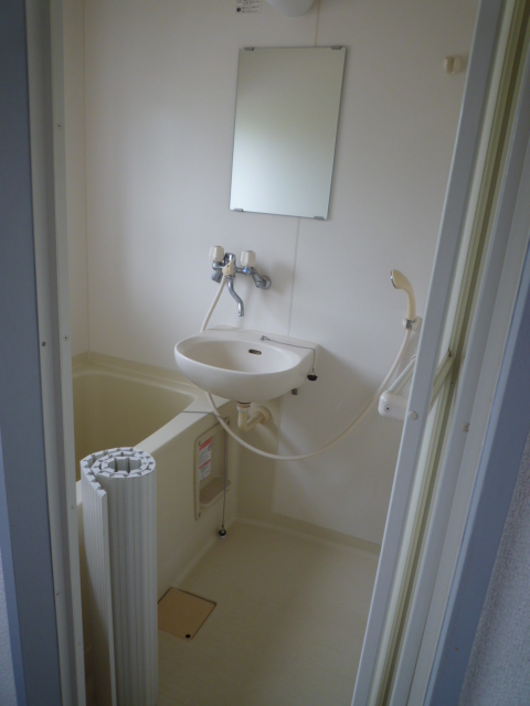 Bath. Wash basin ・ Kagami There