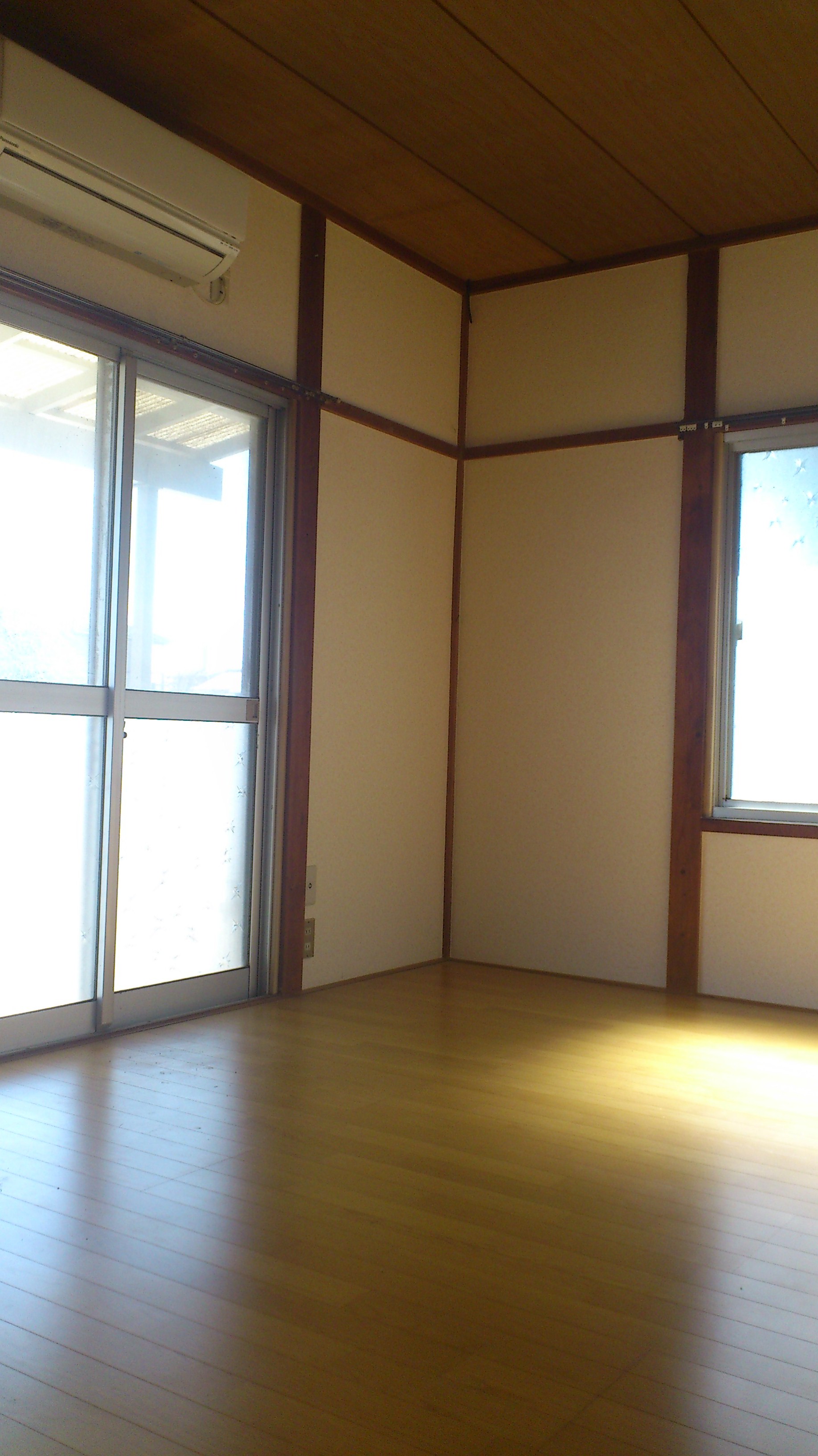 Other room space. Western-style 6 Pledge