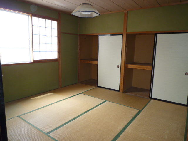 Living and room. Housed comfortably housed 2 between the amount