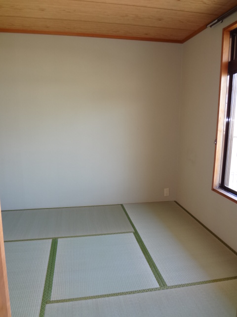 Other room space. Japanese-style room 4.5 quires type. Brightness is also enough! 