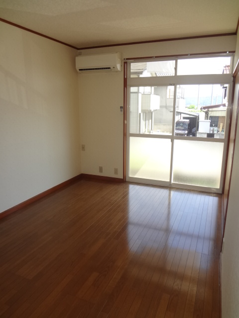 Living and room. This flooring! 