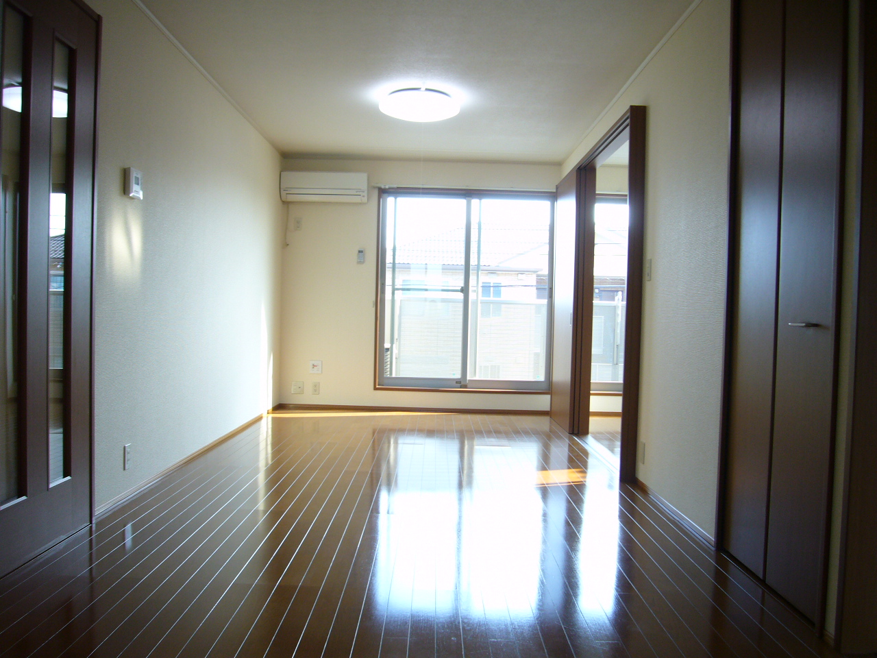 Living and room. Spacious living room of large windows