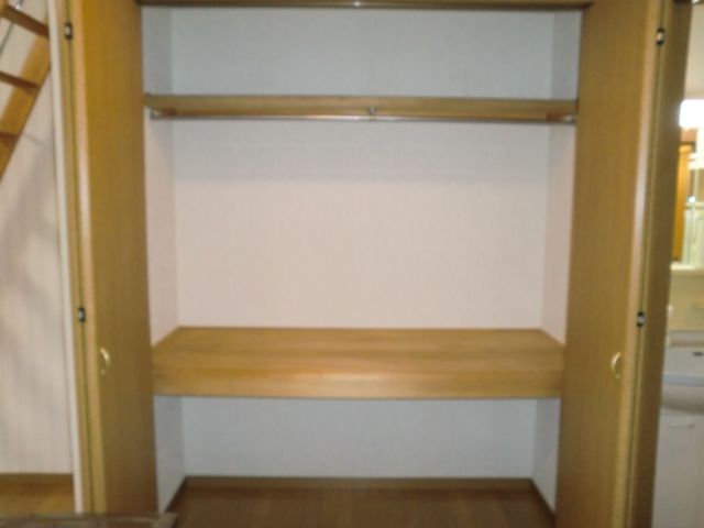 Receipt. It comes with a large storage space.