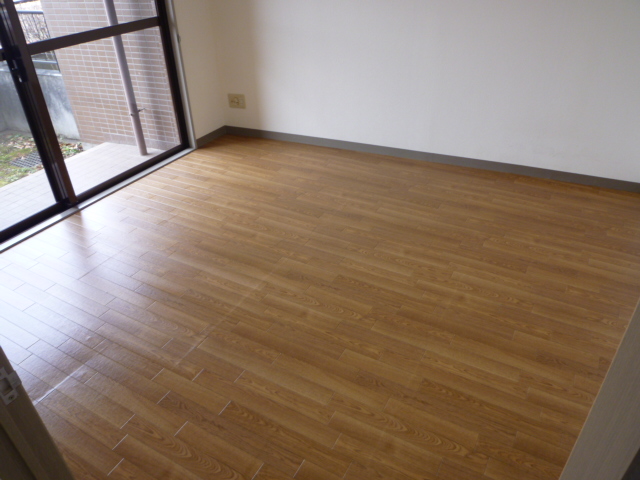 Other room space. Northern Room