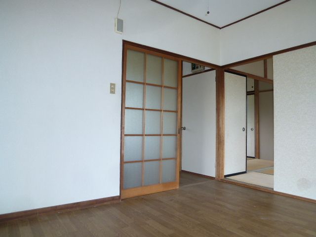 Living and room. It is flooring is nice and easy to use with one there. 