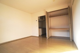 Living and room. Western-style 8 pledge