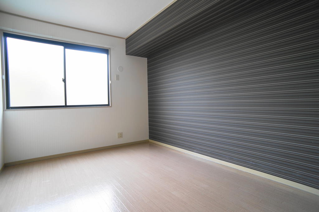 Other room space. Western-style 6 Pledge Stylish cross