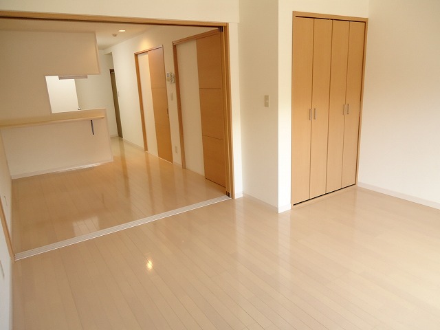 Other room space. Living from Western-style.