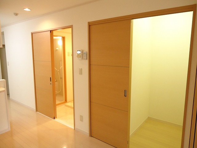 Other room space. If there is a storeroom, Excellent storage capacity! !