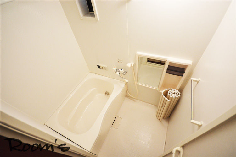 Bath. Bathroom with reheating. 