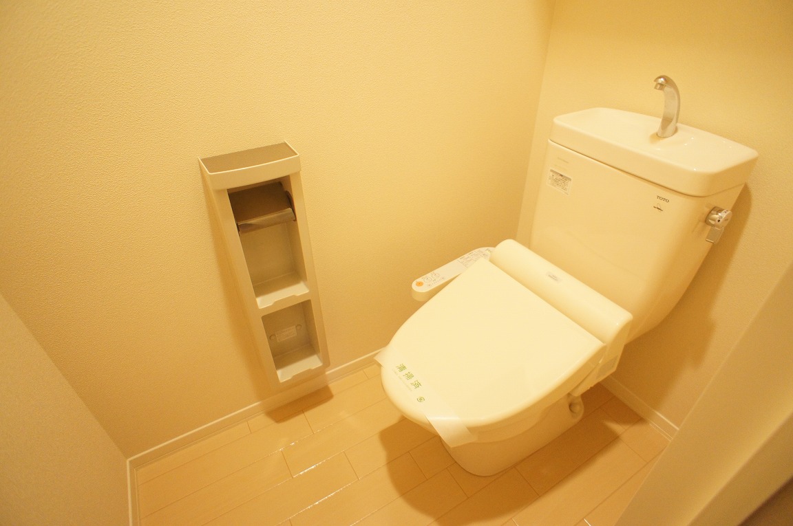 Toilet. It's not parted with the other than I Washlet.
