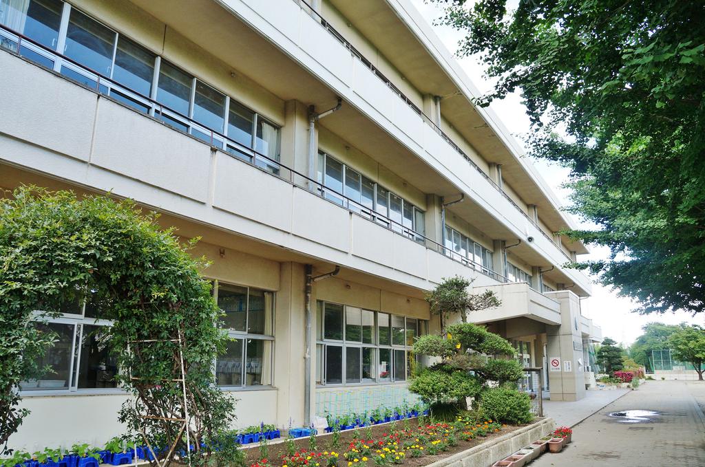 Primary school. 1806m to Takasaki Municipal Misato Higashi elementary school (elementary school)