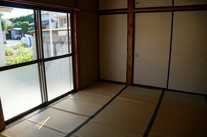 Living and room. With futon also Maeru closet! Per diem good!