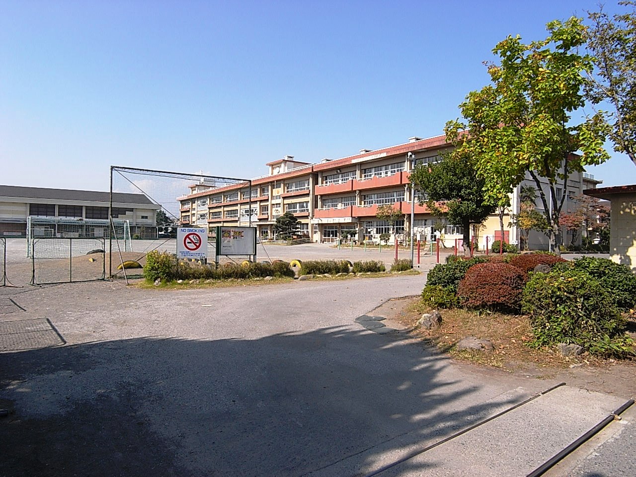 Primary school. 507m to Takasaki Municipal Tsukazawa elementary school (elementary school)