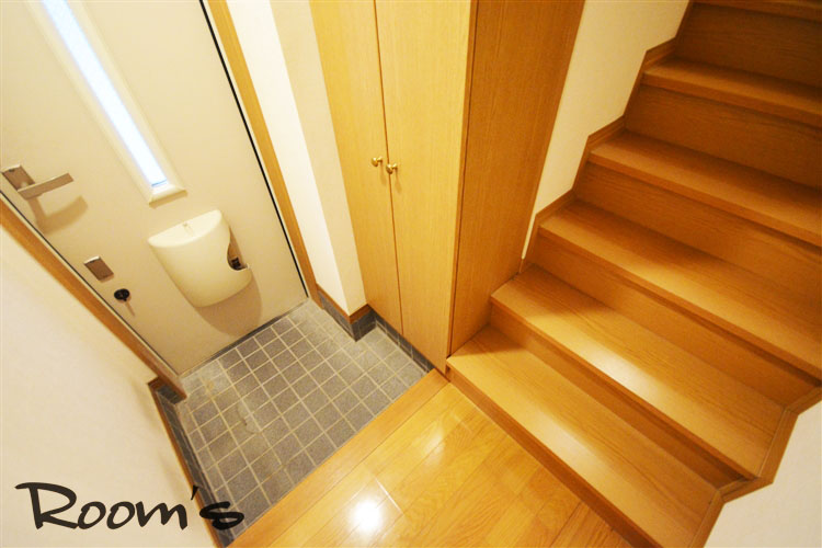 Entrance. Entrance space.