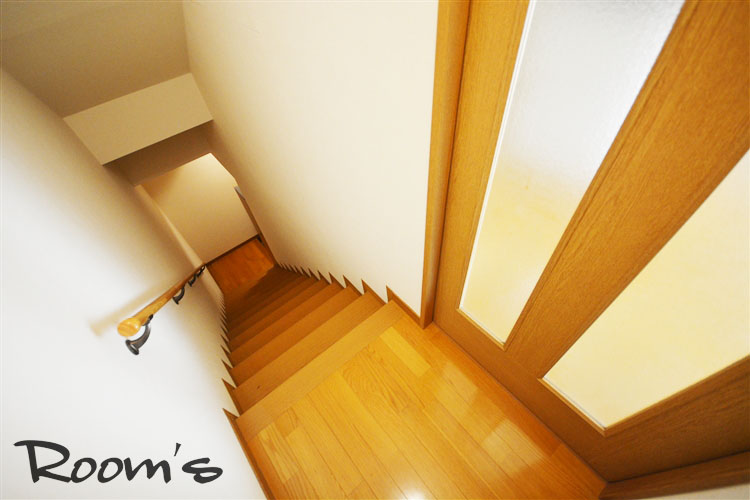 Living and room. Private stairs.