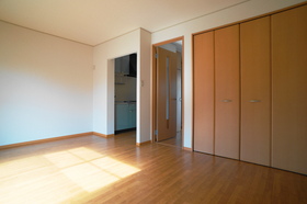 Living and room. Western-style 9.5 Pledge