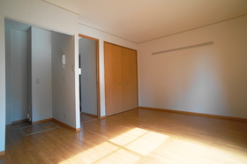 Living and room. Western-style 9.5 Pledge