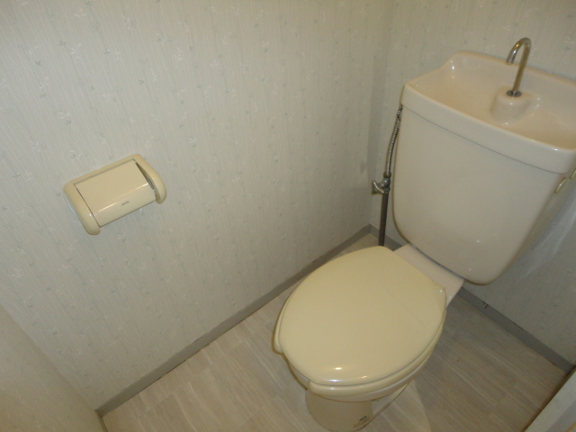 Toilet. After application, And replace it with warm water washing toilet seat! !