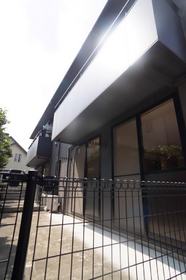 Building appearance. There is a terrace on the south-facing! ! 