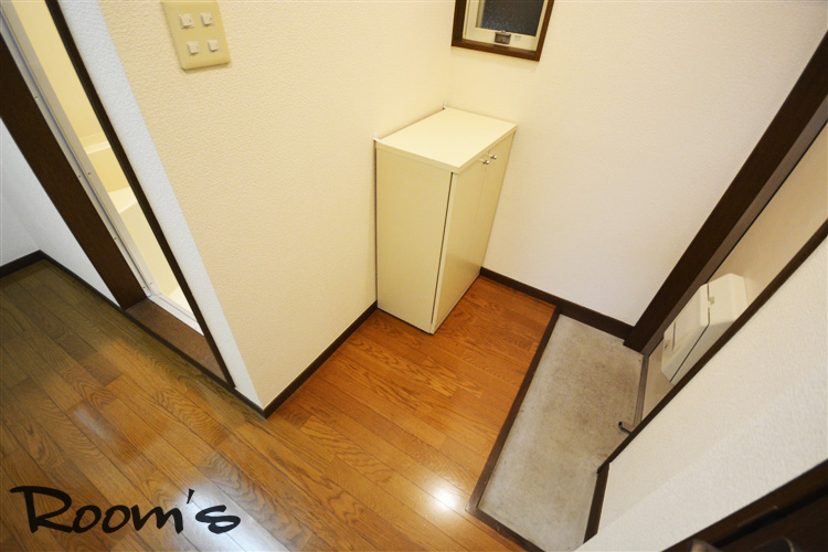 Entrance. Entrance space. 