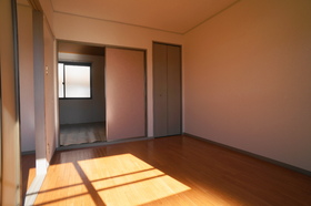 Living and room. Western-style 6 Pledge