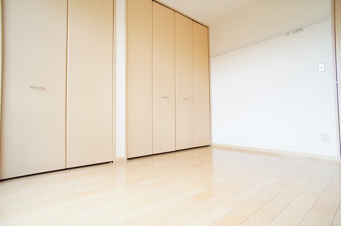 Other room space. 6 Pledge of Western-style.