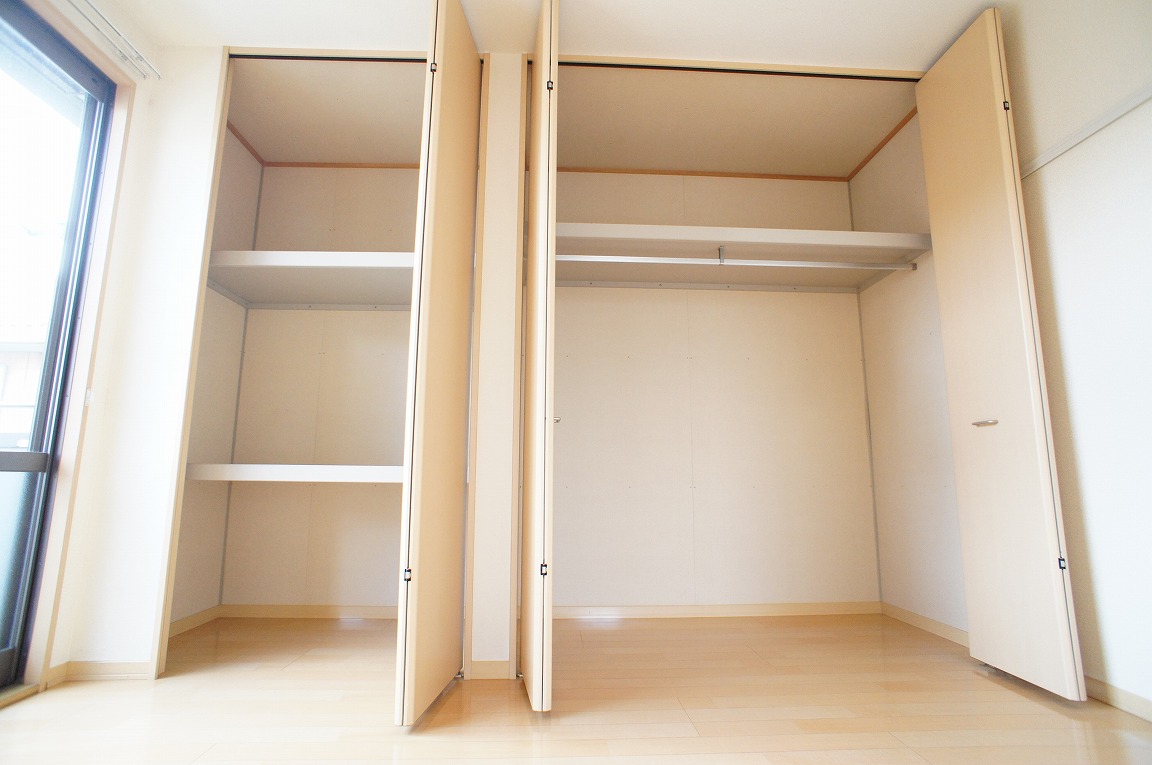 Receipt. One side plenty of storage