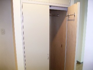 Receipt. It is with easy-to-use closet. 