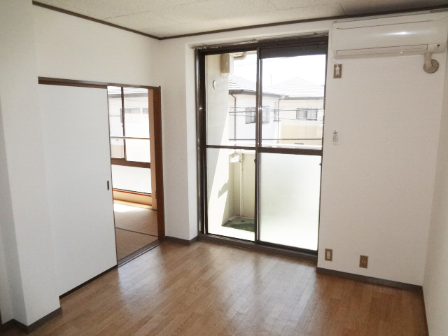 Other room space. South Western-style