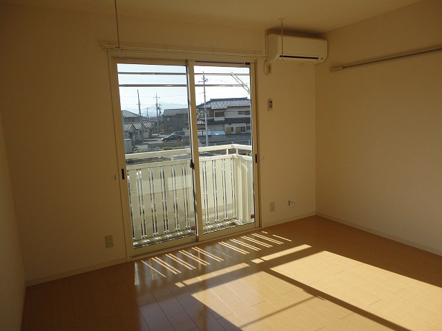 Living and room. Day good!