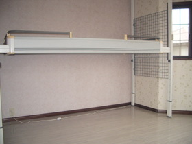 Living and room. Western-style 6 Pledge electric with betting