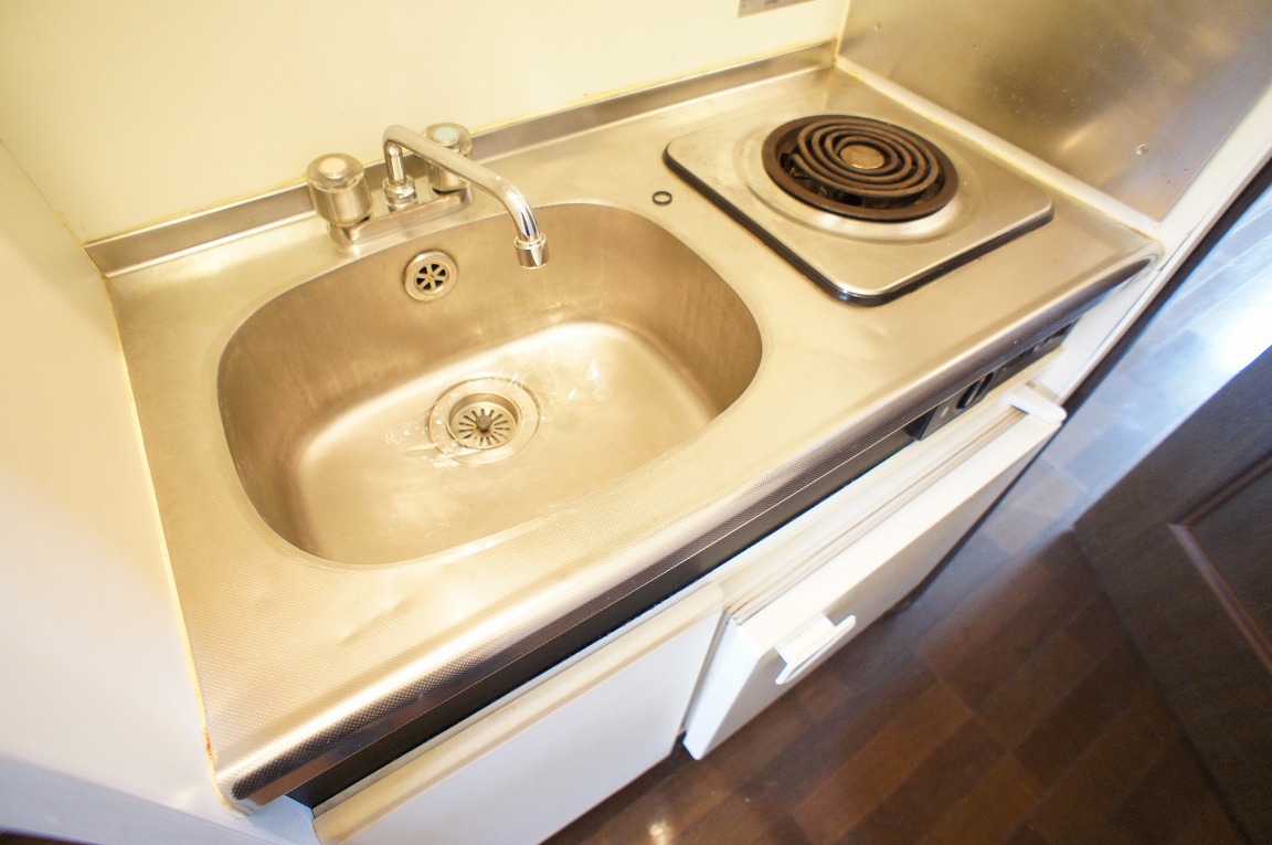 Kitchen. Convenient with mini fridge!